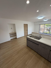 福岡市中央区赤坂、中古マンションのキッチン画像です