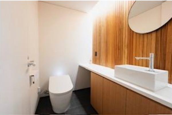 福岡市中央区草香江、中古一戸建てのトイレ画像です