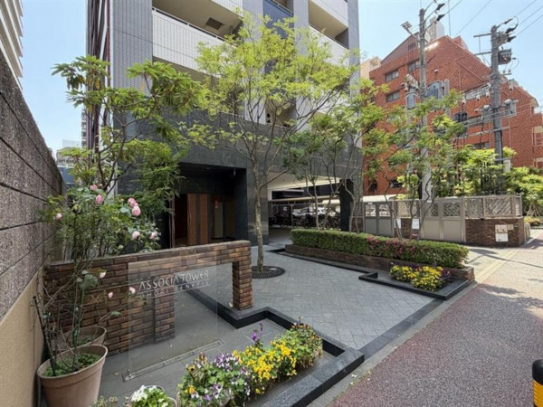 福岡市中央区荒戸、中古マンションの外観画像です