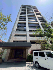福岡市中央区薬院、中古マンションの外観画像です