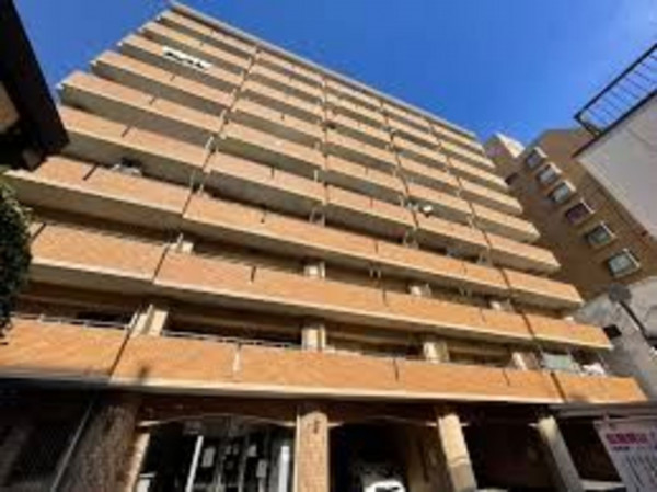 福岡市中央区大名、中古マンションの外観画像です