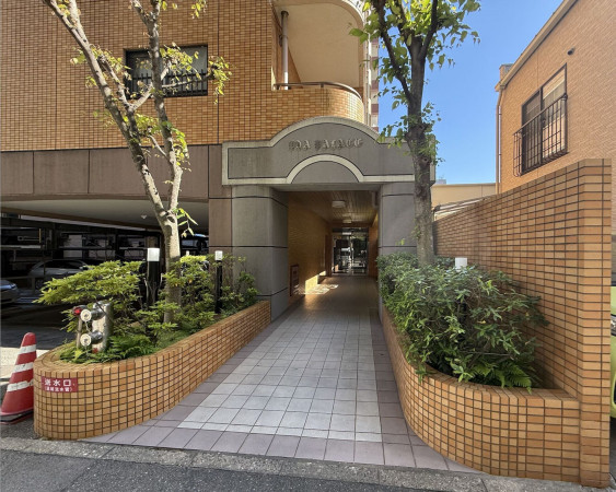 福岡市中央区荒戸、中古マンションのエントランス画像です