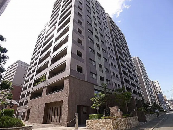 福岡市中央区薬院、中古マンションの外観画像です