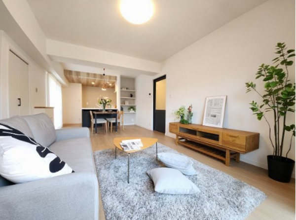 福岡市中央区平尾、中古マンションの居間画像です