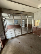 福岡市中央区桜坂、中古マンションのエントランス画像です