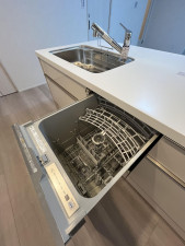 福岡市中央区笹丘、中古マンションのキッチン画像です