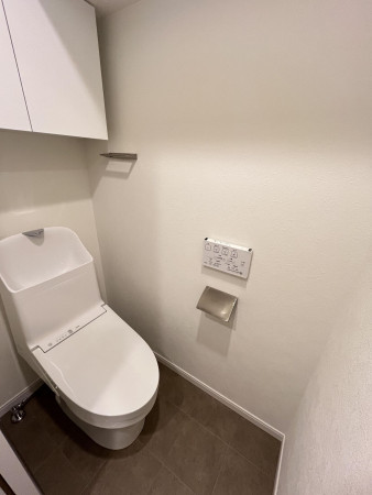福岡市中央区赤坂、中古マンションのトイレ画像です