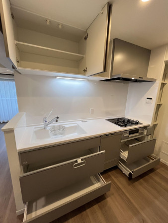 福岡市中央区赤坂、中古マンションのキッチン画像です