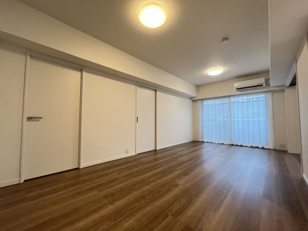 福岡市中央区赤坂、中古マンションの居間画像です