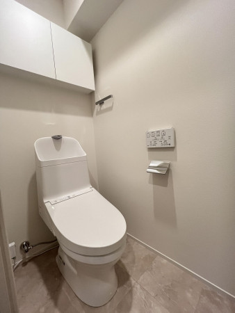 福岡市中央区赤坂、中古マンションのトイレ画像です