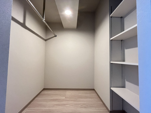福岡市中央区輝国、中古マンションの収納画像です