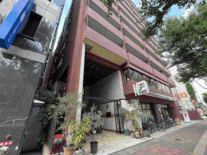 福岡市中央区大名、中古マンションの外観画像です