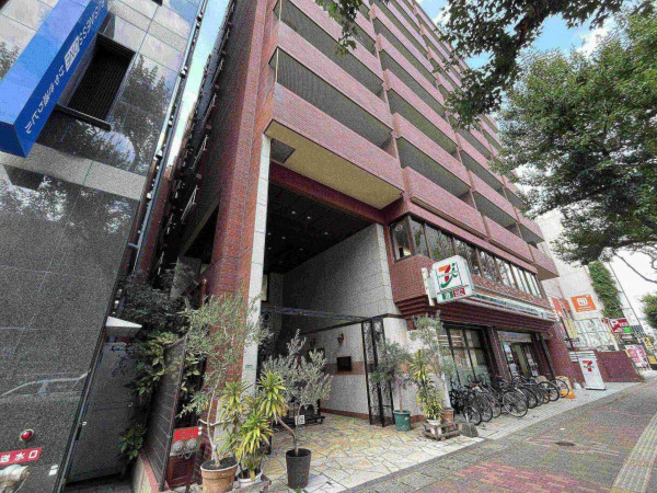 福岡市中央区大名、中古マンションの外観画像です