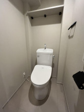 福岡市中央区大手門、中古マンションのトイレ画像です
