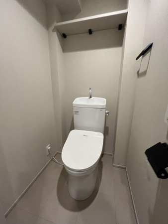 福岡市中央区大手門、中古マンションのトイレ画像です
