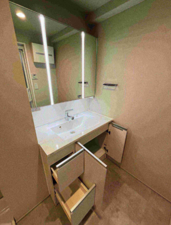 福岡市中央区春吉、中古マンションの洗面画像です