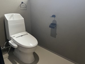 秋田市千秋中島町、中古一戸建てのトイレ画像です