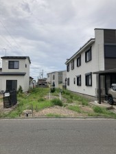 秋田市楢山共和町、土地の画像です