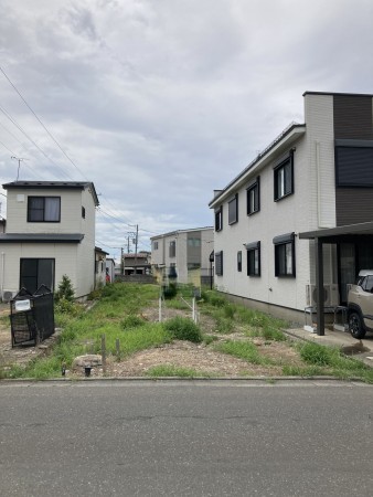 秋田市楢山共和町、土地の画像です