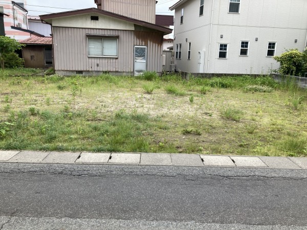 秋田市牛島東、土地の画像です
