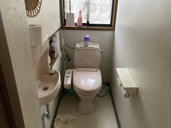 秋田市下新城長岡、中古一戸建てのトイレ画像です