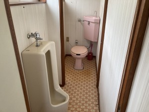 秋田市楢山南中町、中古一戸建てのトイレ画像です