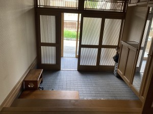 仙北市角館町西勝楽町、中古一戸建ての玄関画像です