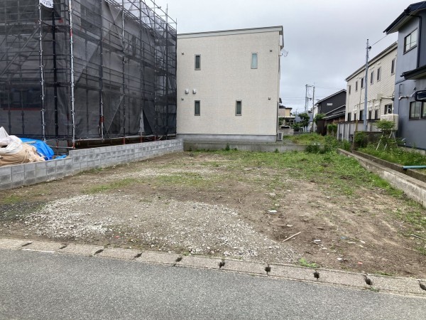 秋田市牛島東、土地の画像です