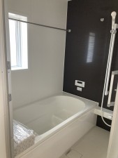 秋田市茨島、新築一戸建ての風呂画像です