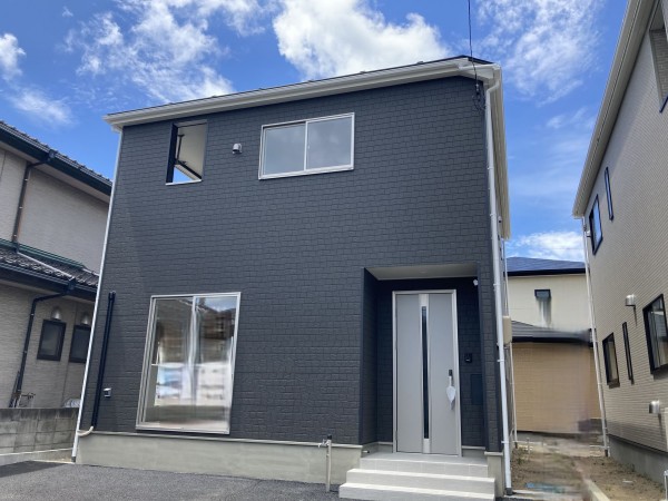 秋田市茨島、新築一戸建ての外観画像です