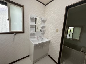 秋田市東通観音前、中古一戸建ての洗面画像です