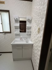 秋田市東通観音前、中古一戸建ての洗面画像です