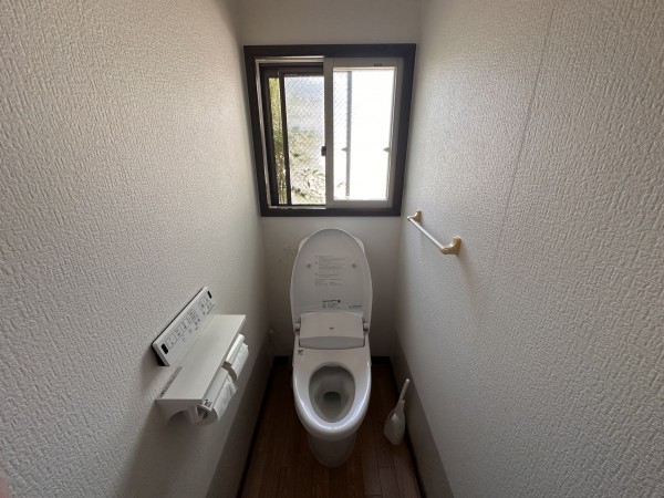 秋田市東通観音前、中古一戸建てのトイレ画像です