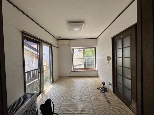 秋田市東通観音前、中古一戸建ての居間画像です