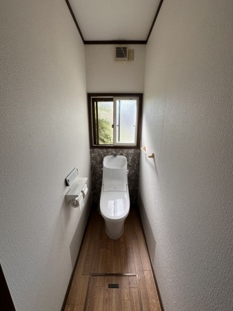 秋田市東通観音前、中古一戸建てのトイレ画像です