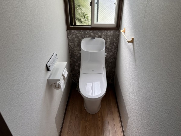 秋田市東通観音前、中古一戸建てのトイレ画像です