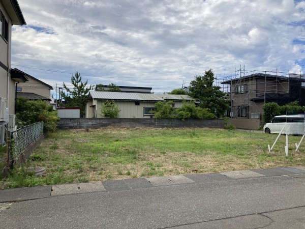 秋田市泉中央、土地の画像です