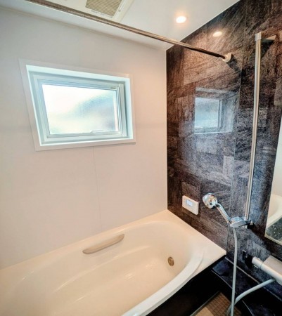 秋田市大住、中古一戸建ての風呂画像です