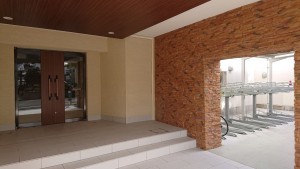 秋田市南通亀の町、マンションの画像です