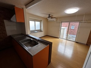 秋田市土崎港相染町、中古一戸建てのキッチン画像です