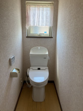秋田市土崎港相染町、中古一戸建てのトイレ画像です