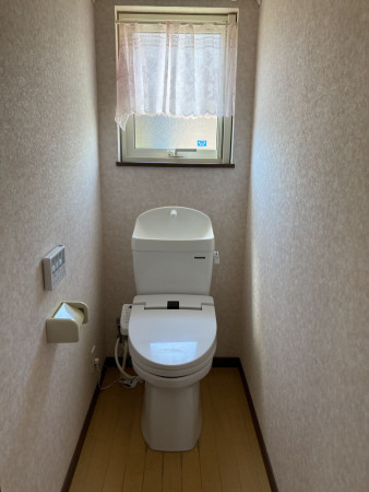秋田市土崎港相染町、中古一戸建てのトイレ画像です