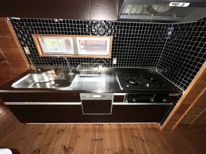 秋田市八橋本町、中古一戸建てのキッチン画像です