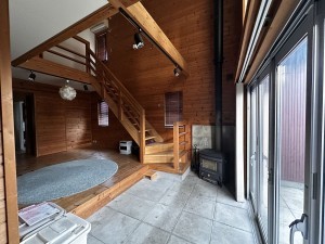 秋田市八橋本町、中古一戸建ての玄関画像です