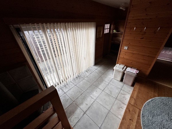 秋田市八橋本町、中古一戸建ての玄関画像です