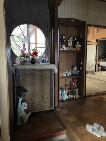 秋田市広面、中古一戸建ての玄関画像です