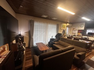 由利本荘市中梵天、中古一戸建ての居間画像です