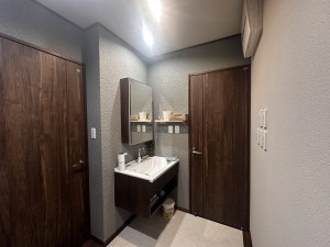 由利本荘市中梵天、中古一戸建ての洗面画像です