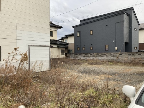 秋田市八橋新川向、土地の画像です