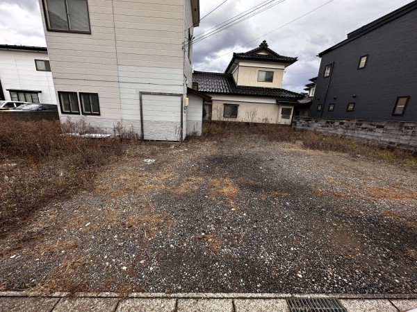秋田市八橋新川向、土地の画像です